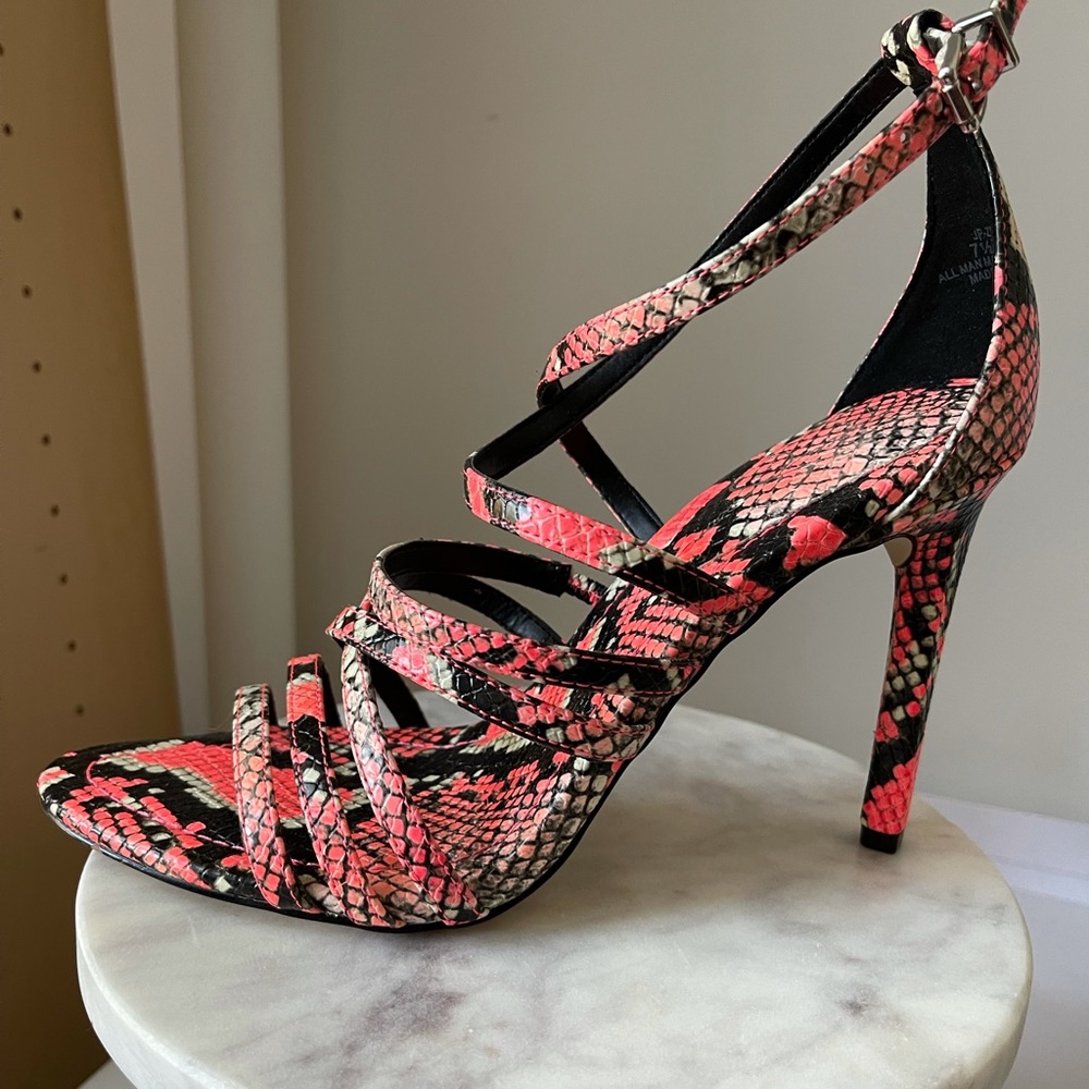 Jessica Simpson heels